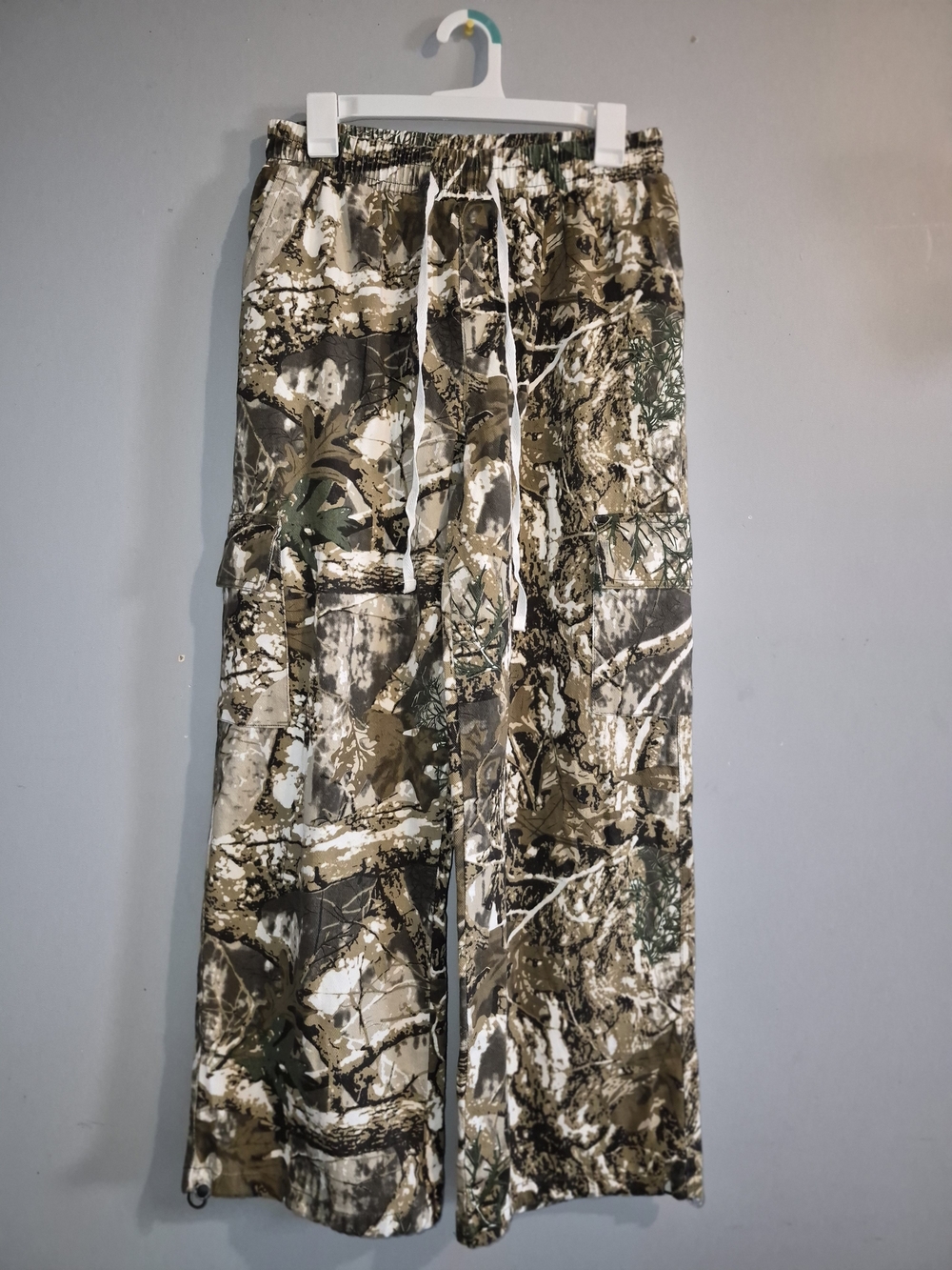 Women’s Cargo Jeans in Green/Brown Camouflage Print
